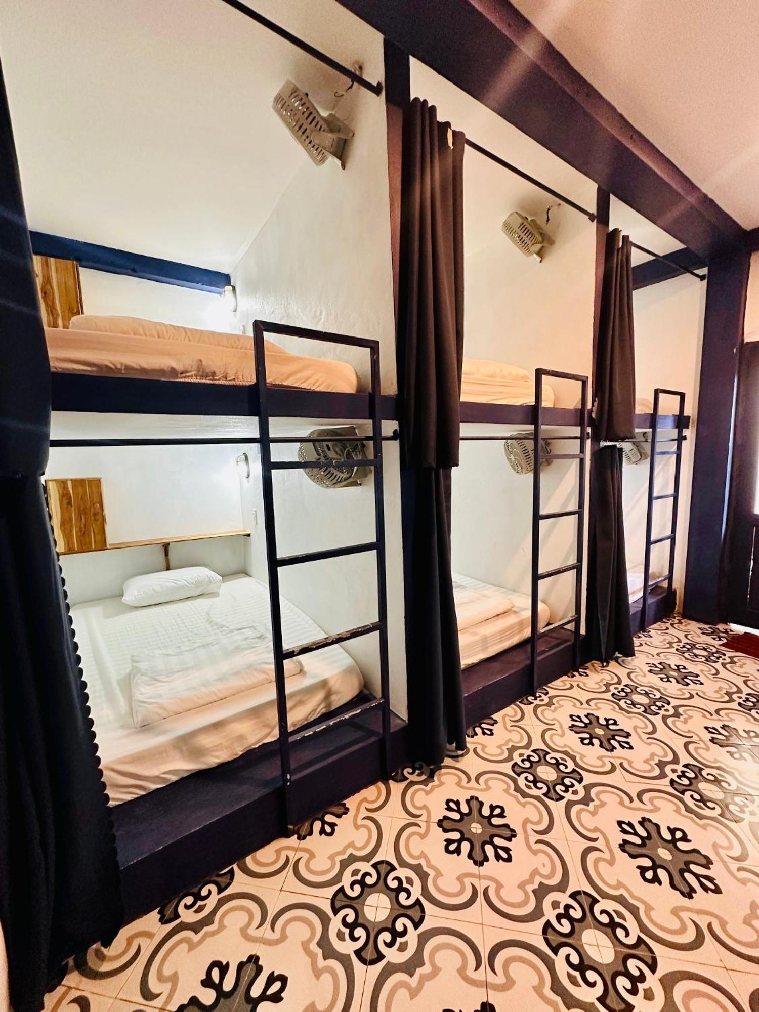 The Jam Hostel Luang Prabang Bagian luar foto